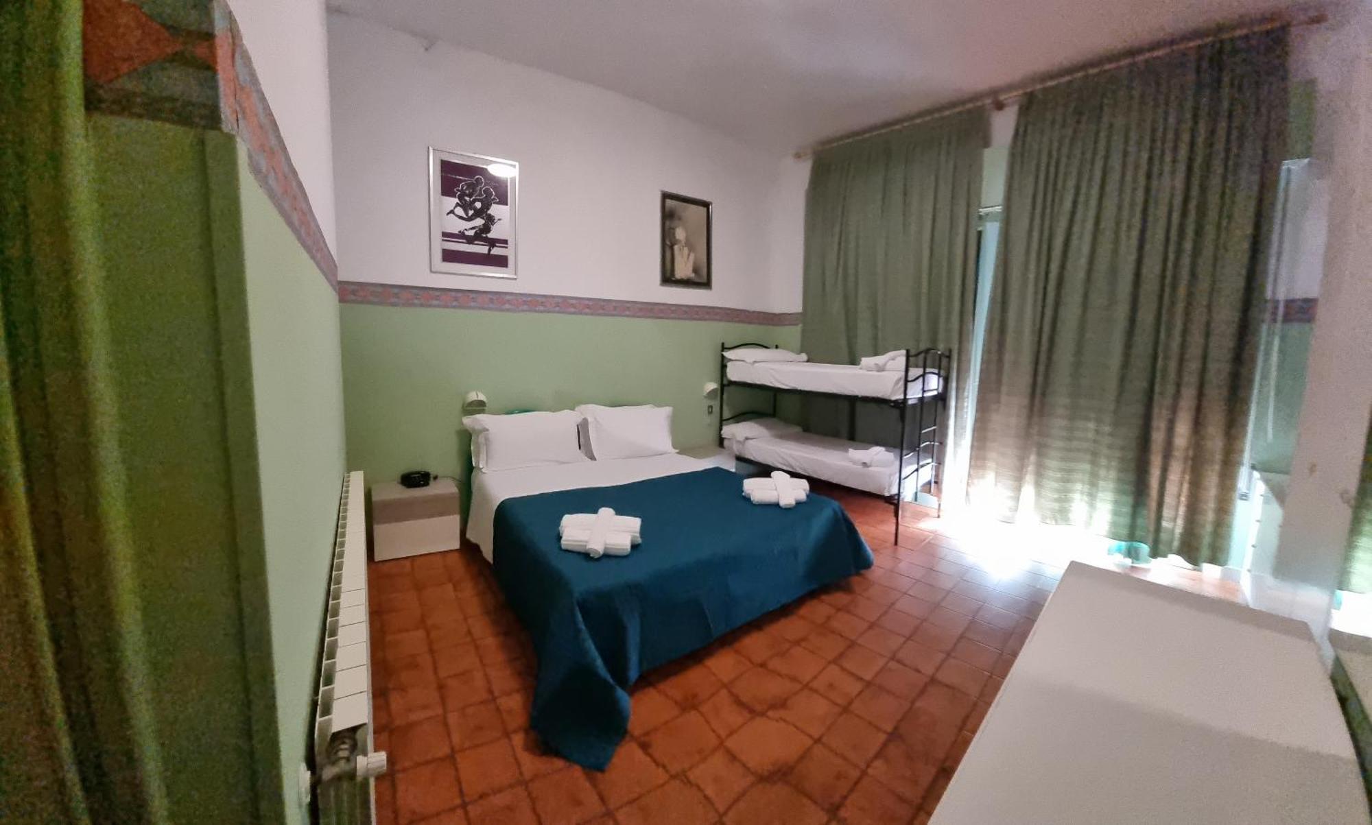 Hotel K2 Cervia 3 Stelle Sup Exterior photo