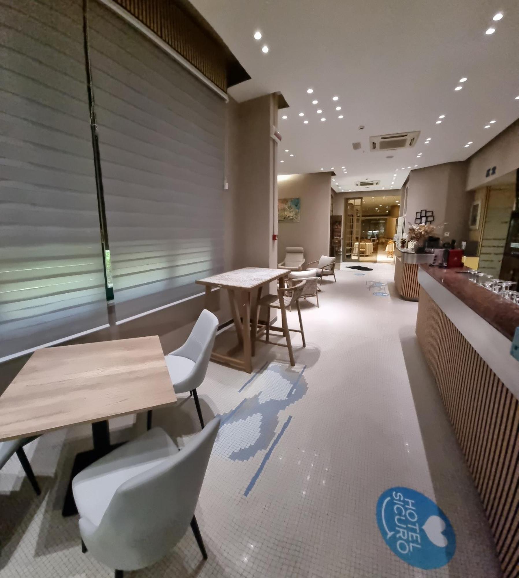 Hotel K2 Cervia 3 Stelle Sup Exterior photo